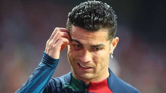 رونالدو يطلب مساعدة عالم نفس لمعاناته من الاكتئاب