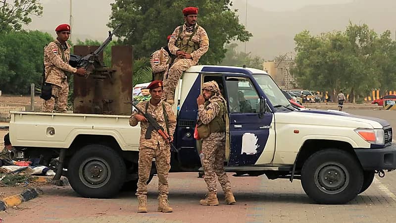 ضبط قذائف وذخائر شديدة الانفجار بحافلة ركاب في عدن‎‎