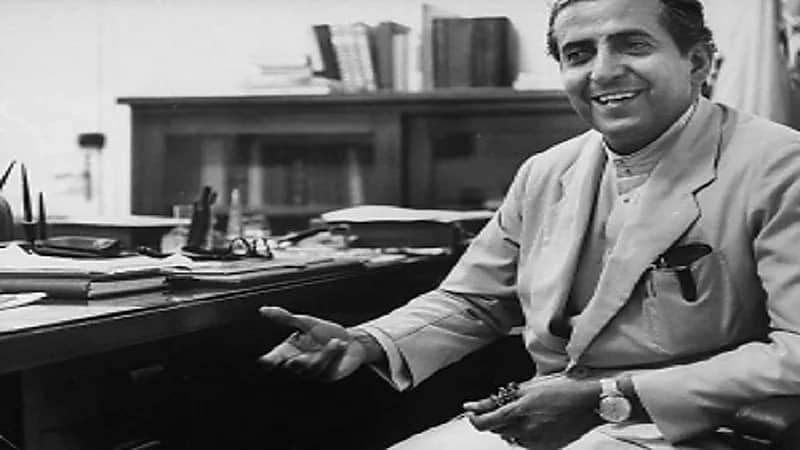 الحجي: لقب الوزير الطريقي بـ "الشيخ الأحمر" كان مؤامرة للتخلص منه