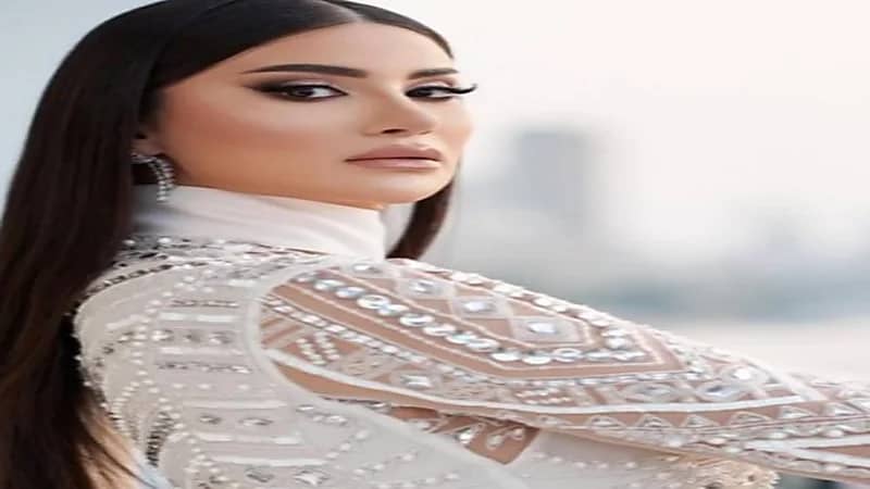 هدى الإتربي تفاجئ جمهورها بإطلالة مثيرة 