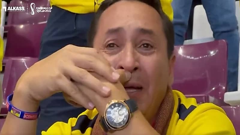 شاهد..بكاء جماهير الإكوادور عقب وداع المونديال