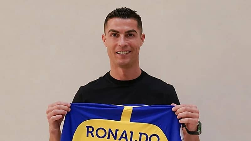 كشف حقيقة بند يسمح لـ"رونالدو" بالرحيل عن النصر