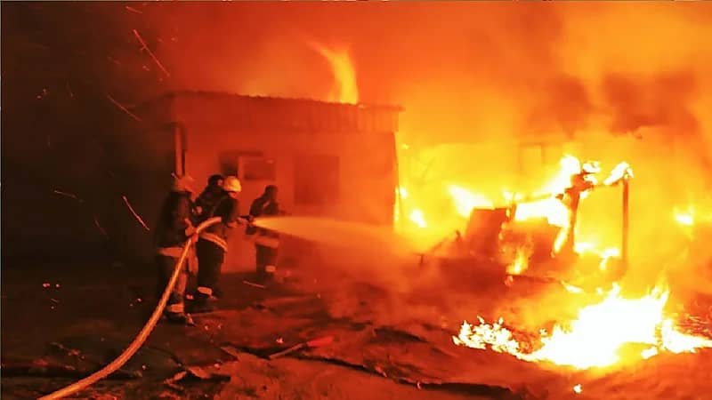 مصري يشعل النيران بمنزل حماته