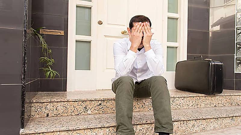 مدرب حياة: طرد الآباء للأبناء من المنزل سببه فشل التواصل بينهم