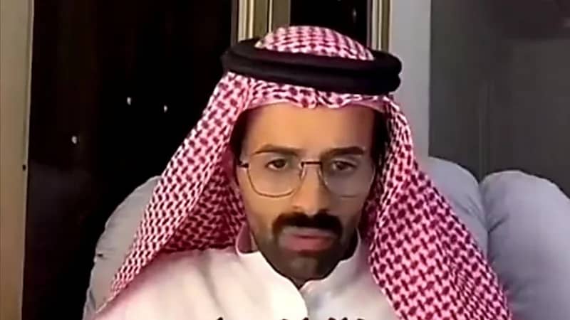 شاهد.. سعود القحطاني يسخر من متابعة تشتكي له خيانة زوجها
