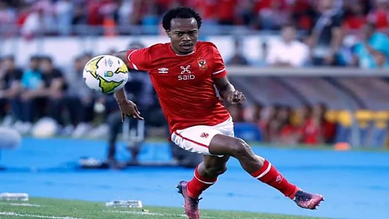 الهلال يقترب من ضم لاعب الأهلي المصري 