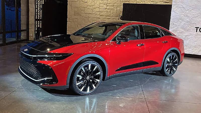 أسعار ومواصفات تويوتا كراون 2023 في أسواق المملكة - صور