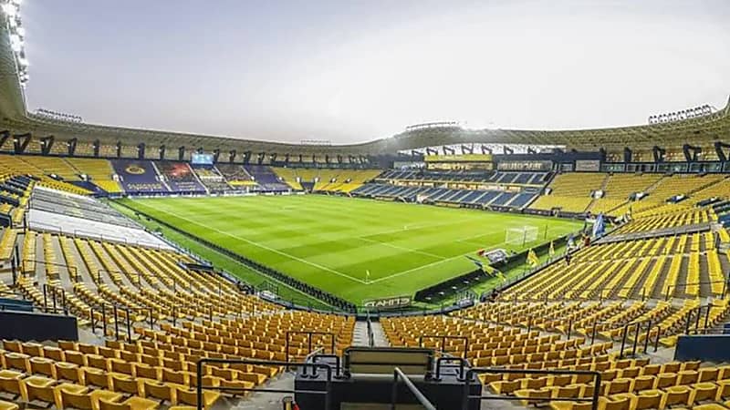 الهلال ينهى احتكار النصر لملعب أول بارك