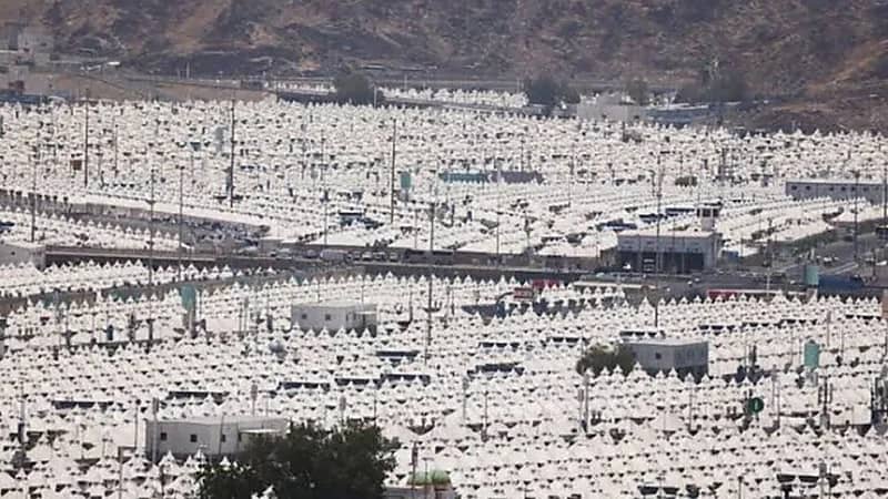 الحجاج يصلون إلى مشعر منى لقضاء أيام التشريق