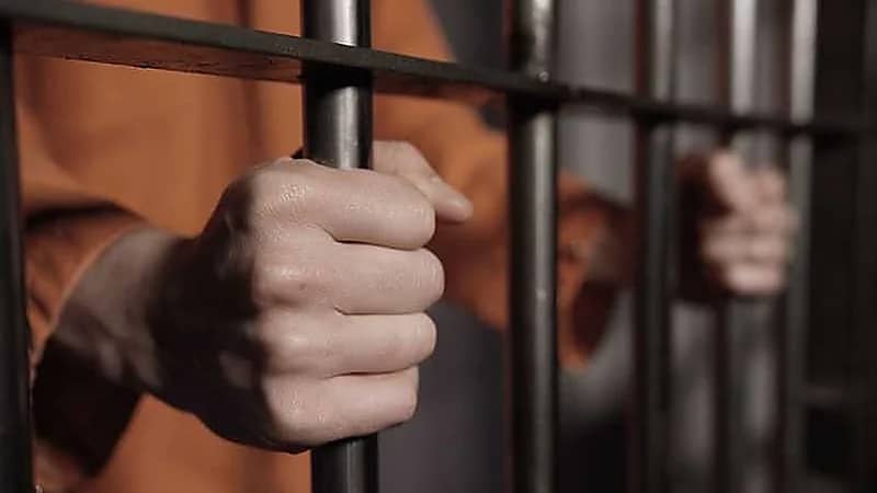 متحول جنسي متهم بالتحرش يهرب من السجن