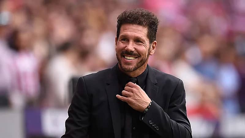 الأهلي يقدم عرضًا رسميًا للتعاقد مع المدرب سيميوني