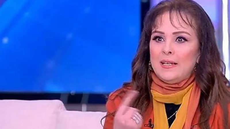 فنانة مصرية للزوجات: حمي جوزك ولبسيه