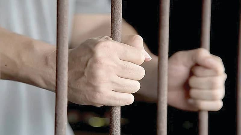 ضرب عنيف ودفعها في الحائط.. المتهم بقتل ابنة زوجته في مصر: مسمعتش كلامي