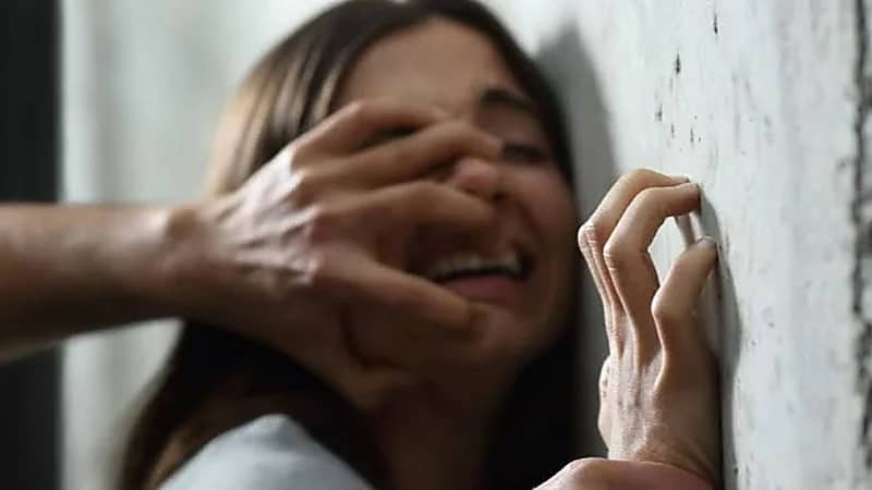 حبس معالج بالقرآن مصري الجنسية لاعتدائه علي ثلاث فتيات بالكويت