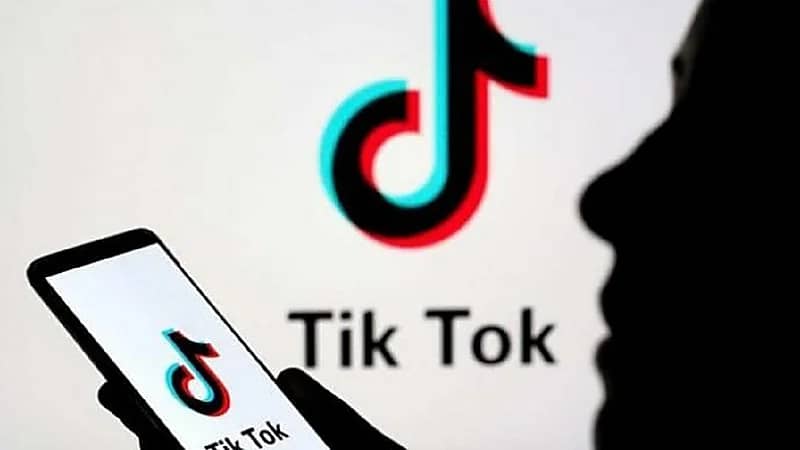 رجل يبدي ندمه على صرف 4.7 مليون ريال لدعم بثوث التيك توك.. فيديو