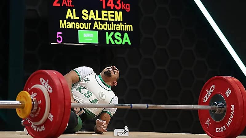 إصابة الرباع السعودي منصور آل سليم في بطولة العالم لرفع الأثقال..صور