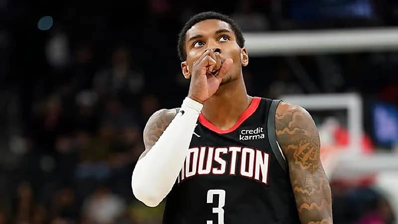 القبض على لاعب كرة سلة أمريكي خنق صديقته