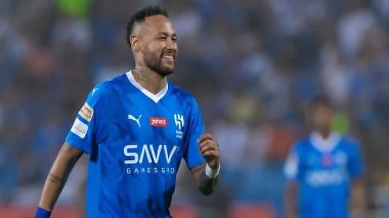 سفير فرنسا يهنئ نيمار بعد فوز الهلال