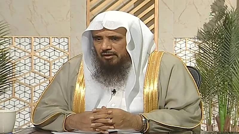 هل الدعاء على الظالم يخفف عنه العقوبة في الدنيا والآخرة.. الخثلان يجيب.. فيديو