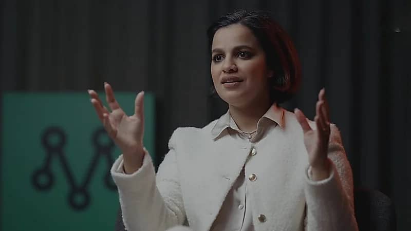 هند الشريم : أنا اقترح عدم الإنجاب إلا بعد 5 سنوات من الزواج .. فيديو