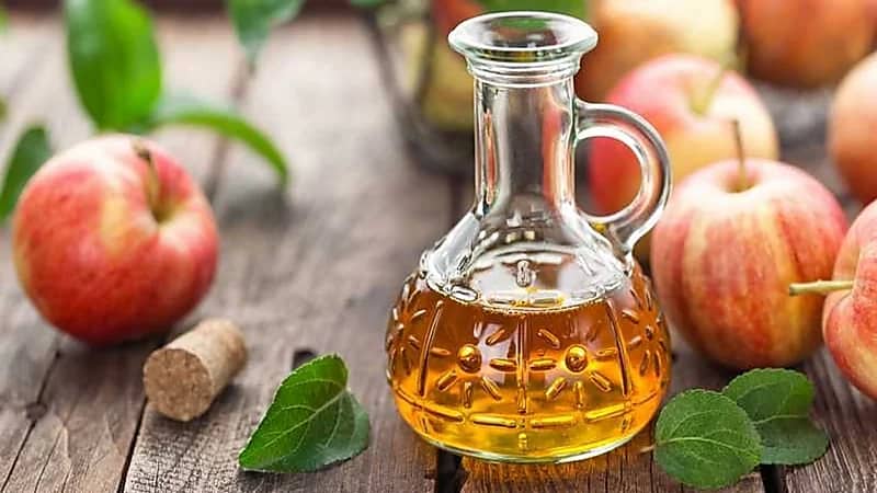 تحذيرات طبية من شرب خل التفاح