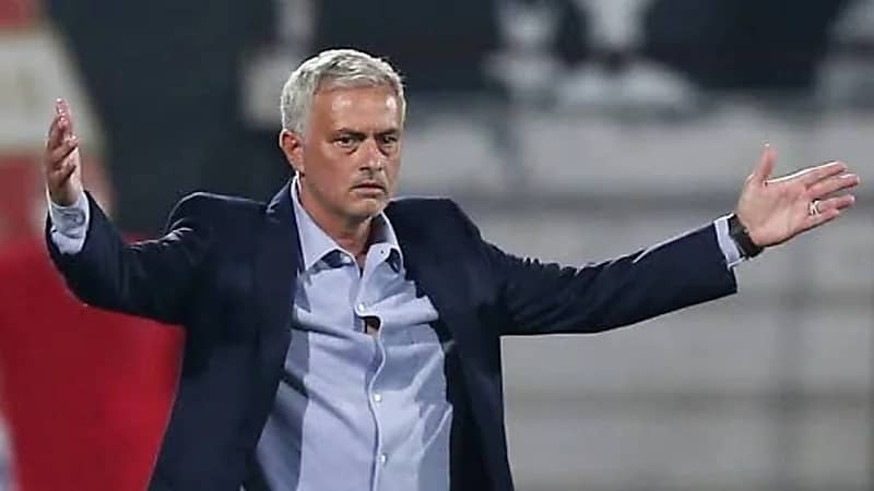 مورينيو يقترب من دوري روشن