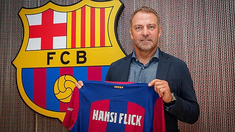 أول تعليق من فليك بعد قيادة برشلونة