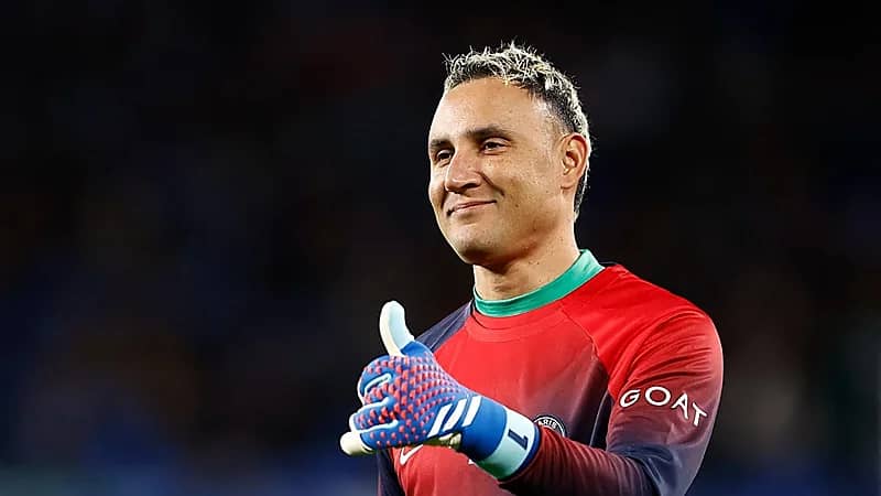 عامل يتهم نافاس بمعاملته بقسوة