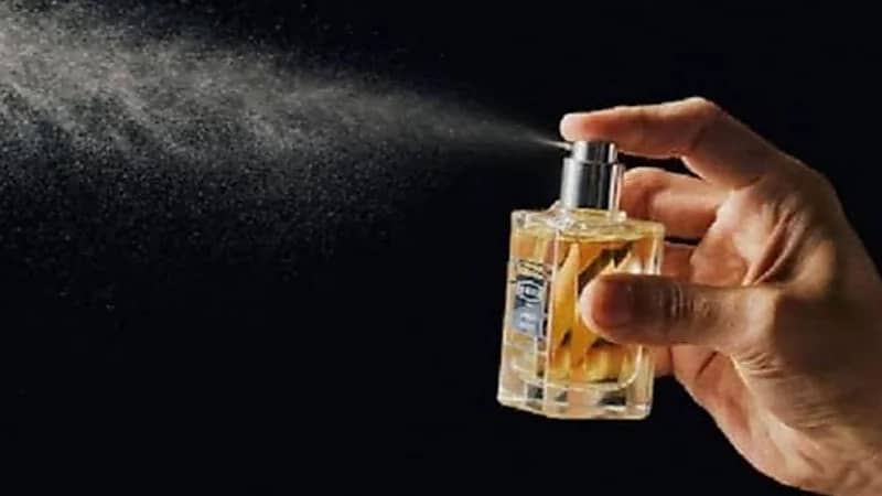 مخاطر وضع العطر قبل التعرض لأشعة الشمس