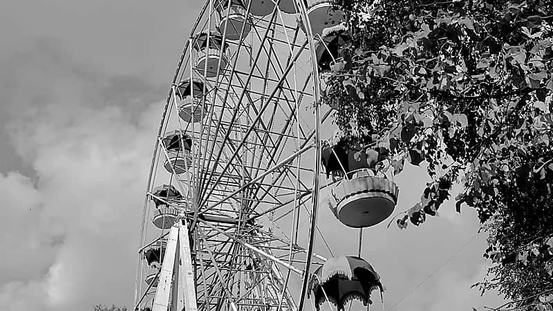 وفاة مسعف أردني بعد إنقاذ أطفال علقوا بلعبة ترفيهية