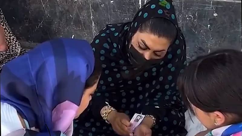 تونسي يوثق رحلته في شارع ملئ بالسحر والشعوذة ..فيديو