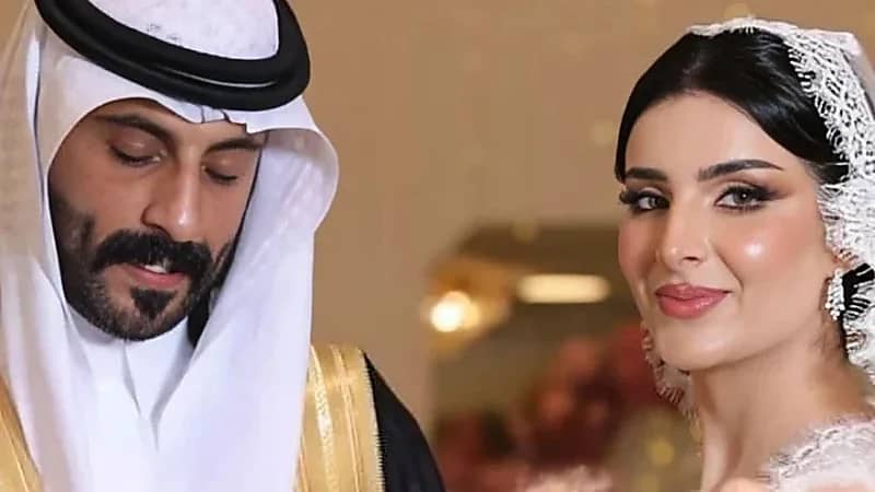 رومانسية سعيد الزهرانى وزوجته قبل سفره ...فيديو