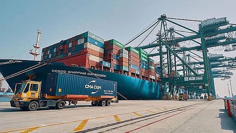 إضافة خدمة شحن جديدة بميناء الملك عبدالعزيز