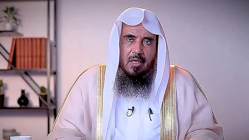 حكم التيمم في البرد مع وجود الماء .. فيديو