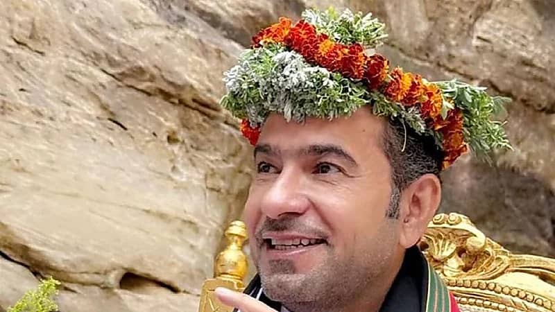 ماجد الحقيل بالزي الجبلي خلال زيارته لجازان