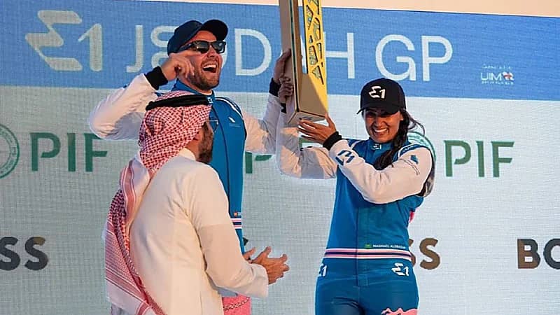 بطلة المياة بعد التتويج : المملكة تستثمر بشكل كبير في قدرات الشباب