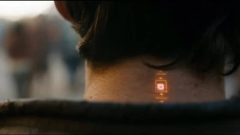 شريحة تكنولوجية تُحوّل الإنسان إلى "سوبر" بتوقيع إيلون ماسك! .. فيديو