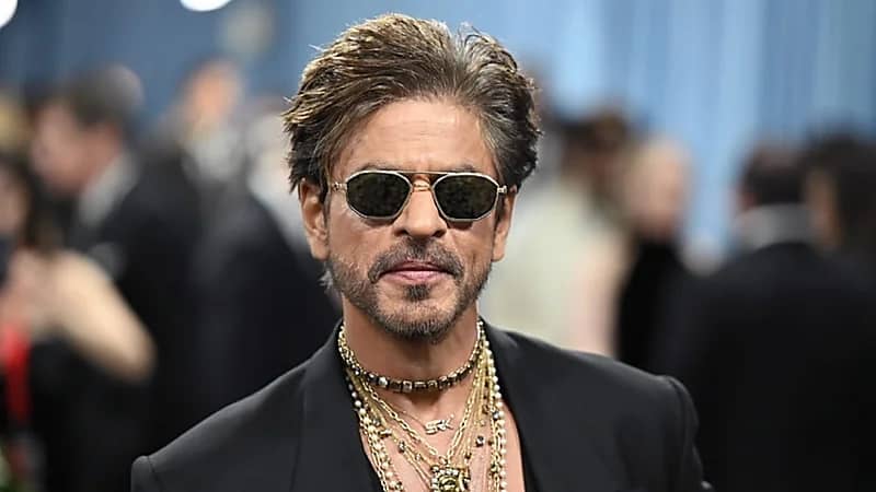 شاروخان يتعرض لموقف محرج خلال ظهوره الأول في ميت غالا