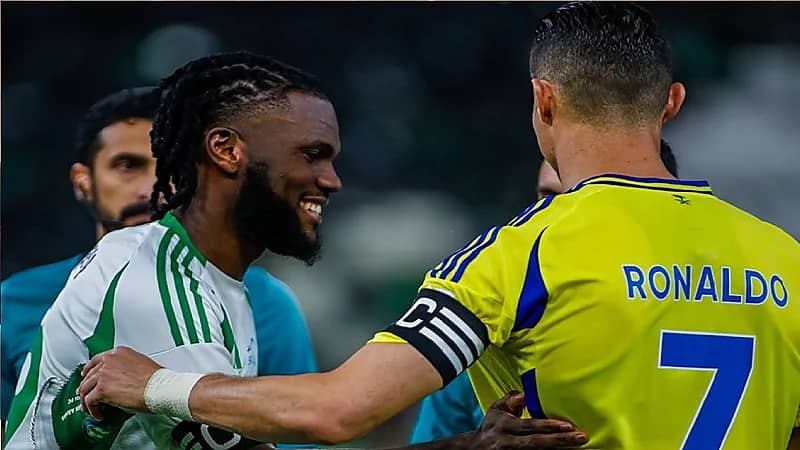 كيسيه : عندما تلعب أمام رونالدو ستشعر بمشاعر قوية .. فيديو