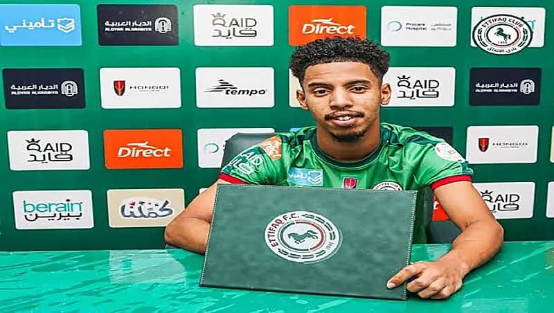 الاتحاد والأهلي يدخلان سباق التعاقد مع ظهير الاتفاق