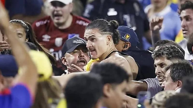 كاس تثبت إيقاف لاعبي الأوروجواي