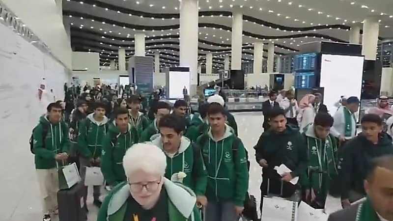 وصول أبناء وبنات المملكة الفائزين بجوائز ⁧‫آيسف ‬⁩ إلى أرض الوطن بفخر   .. فيديو