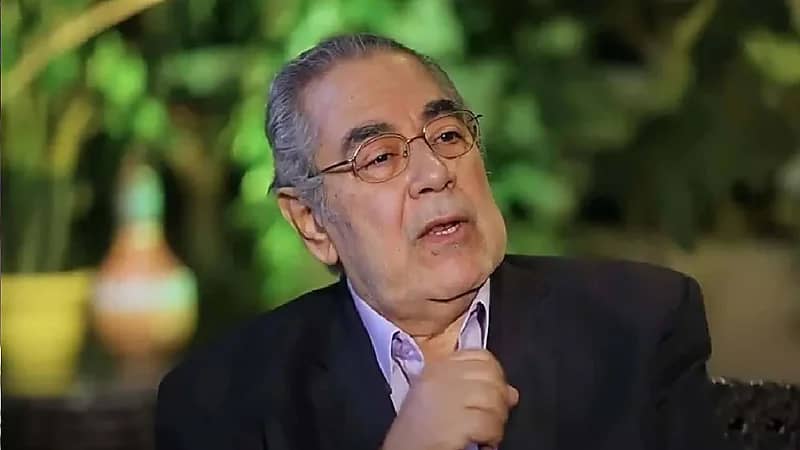 نقل الفنان المصري صبري عبدالمنعم للعناية المركزة