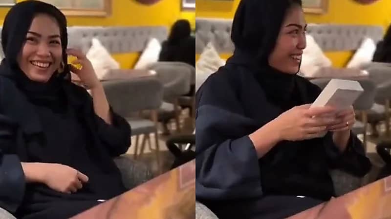 فتاة تفاجئ عاملتها بهاتف جديد والأخيرة تعبر عن فرحتها بالدموع .. فيديو