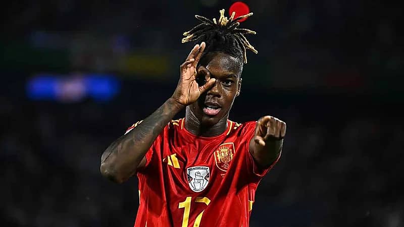 زينيت يسخر من أزمة برشلونة المالية بتبرع رمزي لصفقة ويليامز .. صور