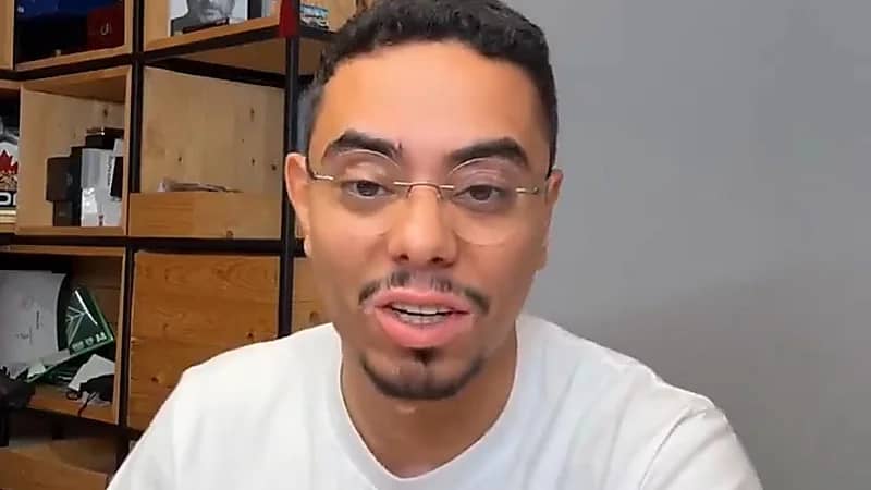 ميزة في أيفون تفعيلها قبل السفر يساعدك في استرداد هاتفك في حال فقدته .. فيديو