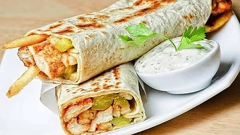 الأحمدي يحذر: سندوتش شاورما يعادل يومًا كاملًا من السعرات للنساء .. فيديو