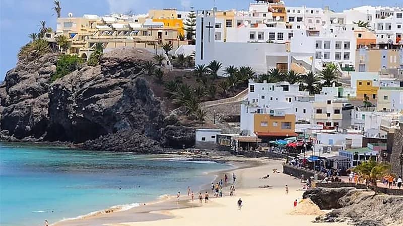 اعتقال مراهق متهم بالاعتداء على سائحات في جزر الكناري