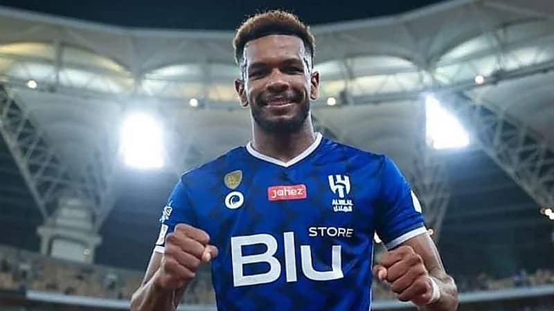 البليهي يثير الجدل بصورة ويلمح باقتراب رحيله للاتحاد