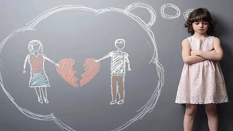 مستشار أسري يحذر: البنات الأكثر تأثرًا بزواج الوالدين مجددًا .. فيديو